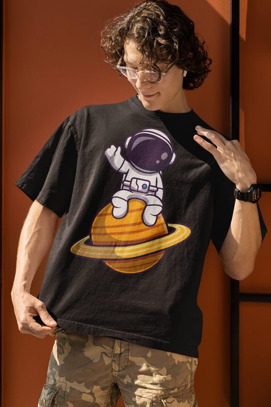 Unisex Astronaut on Saturn Oversized T-Shirt
